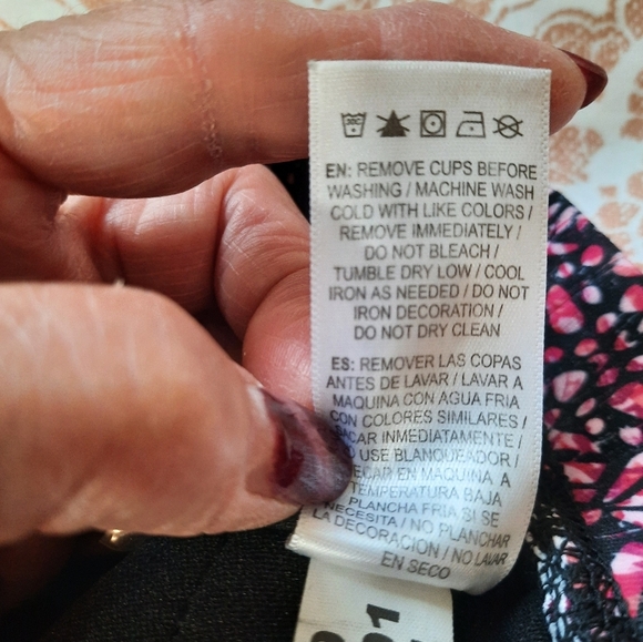 Gaiam XS Women's Black and Pink Sports Bra - Picture 3 of 9